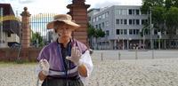 Berha Benz am Mannheimer Barockschloss &ndash; &copy; Marion Kottlos (Eberhardt TRAVEL)