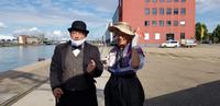 Carl und Bertha Benz - vereint im Hafen von Mannheim &ndash; &copy; Marion Kottlos (Eberhardt TRAVEL)