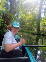 Reiseleiterin Kristin beim Paddeln im Spreewald &ndash; &copy; Kristin Weigel (Eberhardt TRAVEL)
