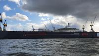 hier wird gerade eine neue Yacht gebaut