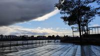 Wetterkapriolen am Hamburger Hafen &ndash; &copy; Marlies Thrum (Eberhardt TRAVEL)