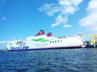 Auf dem Rückweg nach Warnemünde haben wir noch eine Hafenrundfahrt &ndash; &copy; Gisela Gerlach (Eberhardt TRAVEL)