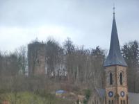 Kirche und Burg in Bad Soden &ndash; &copy; Kerstin Hugel (Eberhardt TRAVEL)