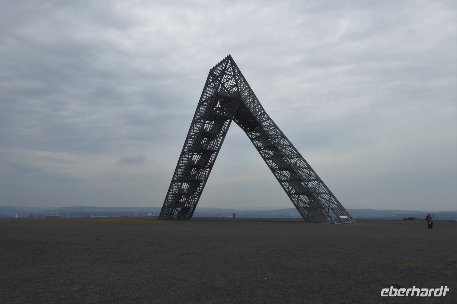 Tag 4 Saarpolygon, Halde Duhamel mit Saarpolygon &ndash; &copy; Gabriele Sauer (Eberhardt TRAVEL)