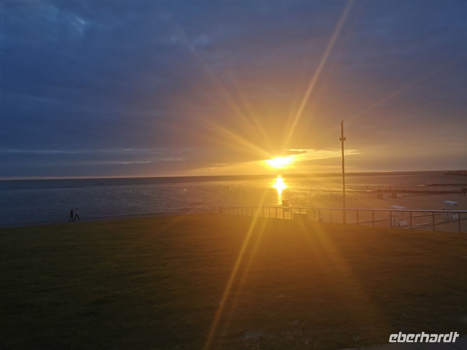 Immer wieder magisch, Sonnenuntergang in Büsum &ndash; &copy; Simone Willner (Eberhardt TRAVEL)