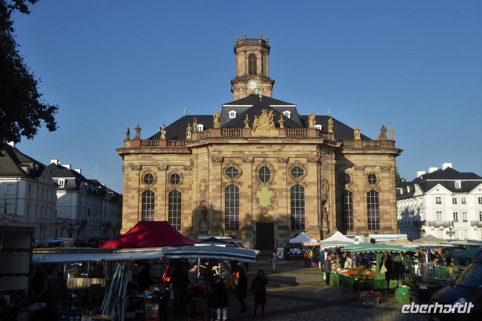 Tag 7 Saarbrücken, Markt vor der Ludwigskirche &ndash; &copy; Gabriele Sauer (Eberhardt TRAVEL)