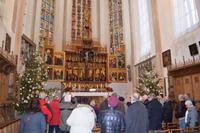 013 Am Zwölfbotenaltar (Hauptaltar) von Friedrich Herlin &ndash; &copy; Konrad Füssel (Eberhardt TRAVEL)