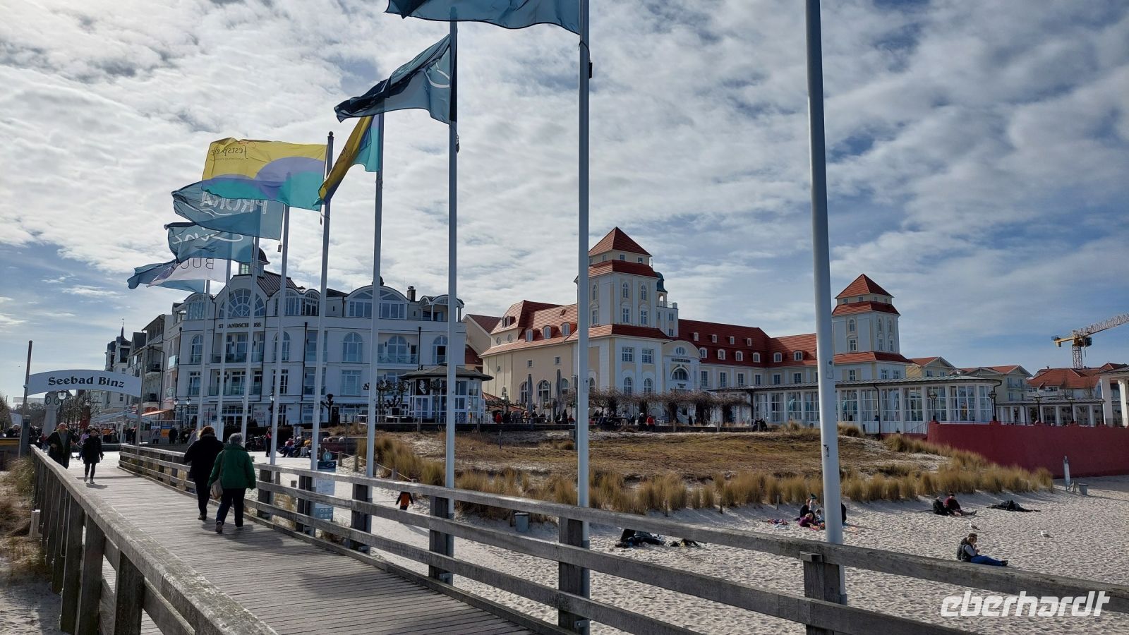 Kurhaus Binz vom Seesteg aus &ndash; &copy; Uta Hertel (Eberhardt TRAVEL)
