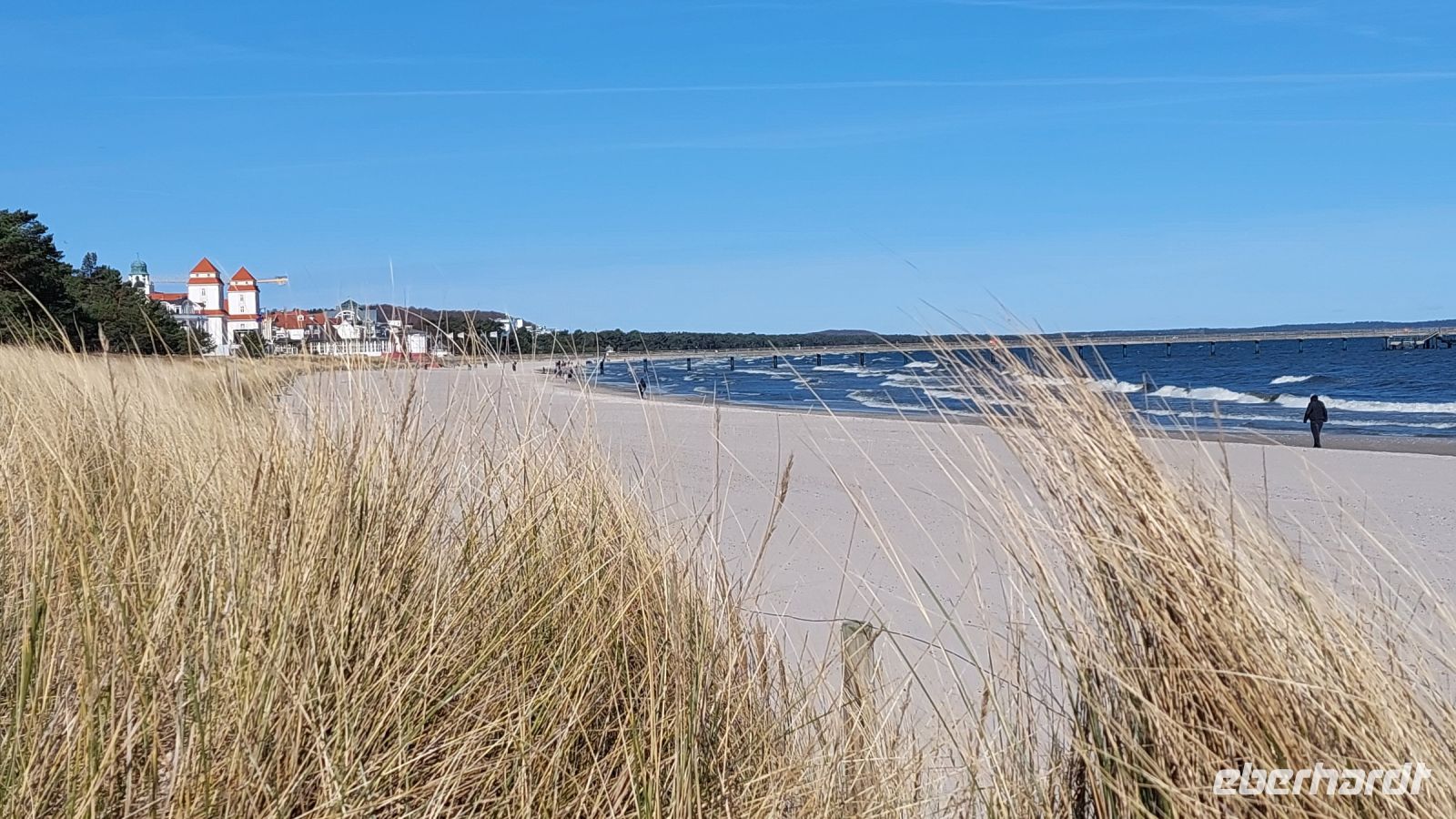 Strandpanorama Binz &ndash; &copy; Uta Hertel (Eberhardt TRAVEL)