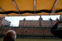 Wir beginnen in Hamburg mit einer Hafenrundfahrt