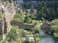 DSCN6102.JPG  Festungsmauer und Alzette &ndash; &copy; Kerstin Veit (Eberhardt TRAVEL)