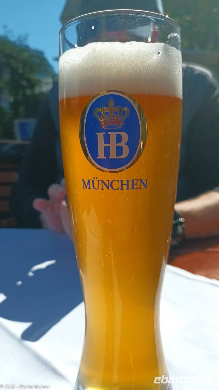 Fraueninsel - Chiemsee - Weißbier im Biergarten (Wiesn Zeit in Bayern) &ndash; &copy; Martin Büchner (Eberhardt TRAVEL)
