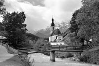 Malerwinkel - Ramsau bei Berchtesgaden - Pfarrkirche St. Sebastian vor der Reiteralm &ndash; &copy; Martin Büchner (Eberhardt TRAVEL)