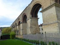 Tag 5 Ausflug nach Jouy-Aux-Arches, Römisches Aquäduct &ndash; &copy; Gabriele Sauer (Eberhardt TRAVEL)