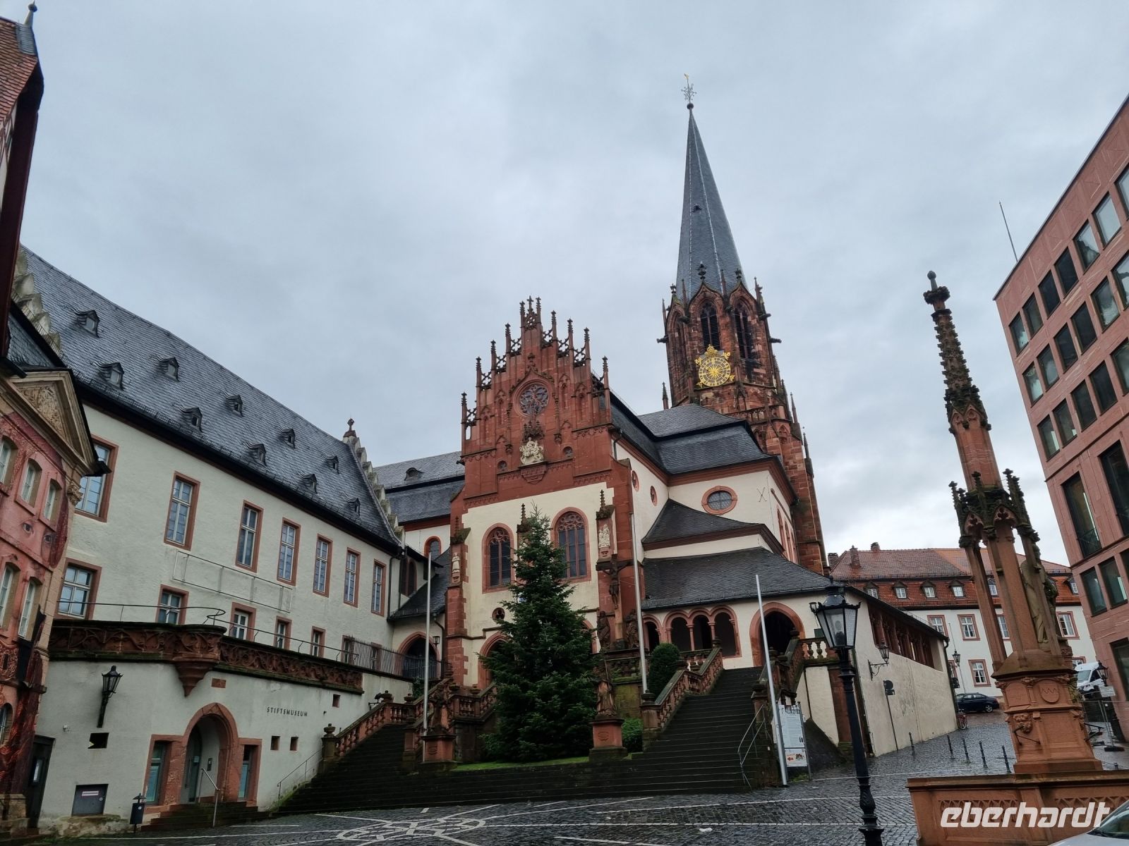 Aschaffenburg - Stiftskirche St. Peter und Alexander &ndash; &copy; Katrin Deutschbein (Eberhardt TRAVEL)