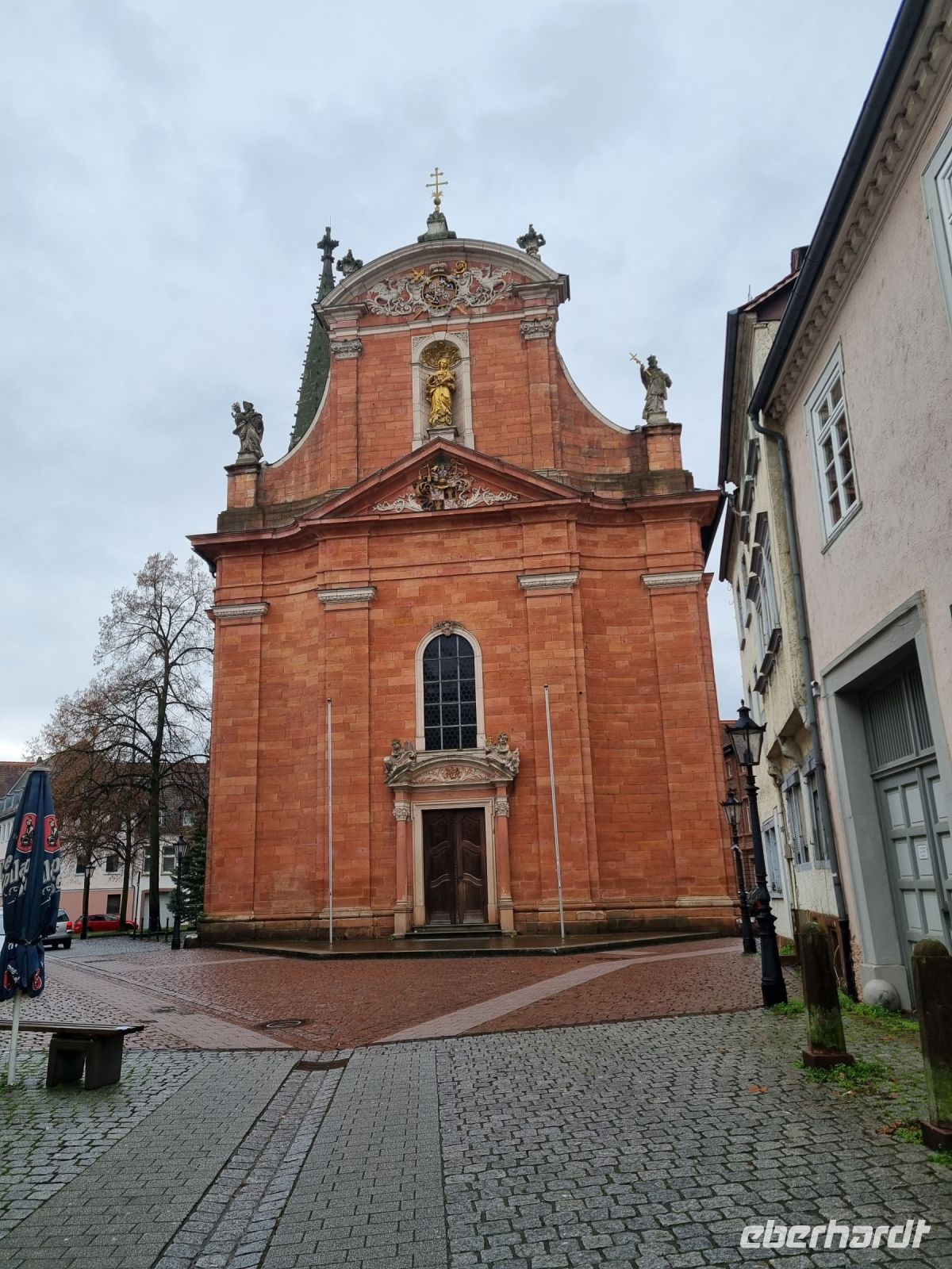 Aschaffenburg - Muttergottespfarrkirche &ndash; &copy; Katrin Deutschbein (Eberhardt TRAVEL)