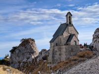 Kirche am Wendelstein.jpg &ndash; &copy; Gisela Hohlfeld (Eberhardt TRAVEL)