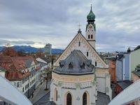Riesenrad-Ausblick auf St.Nikolaus Kirche.jpg &ndash; &copy; Gisela Hohlfeld (Eberhardt TRAVEL)