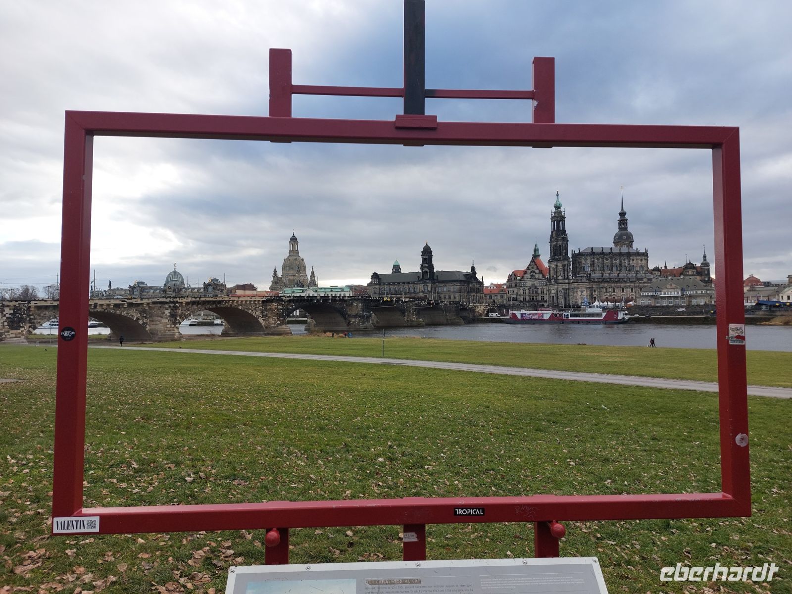 Tag 2 (12) - Dresden - unter der Augustusbrücke - Der Canaletto-Blick.jpg &ndash; &copy; Dieter Braune (Eberhardt TRAVEL)