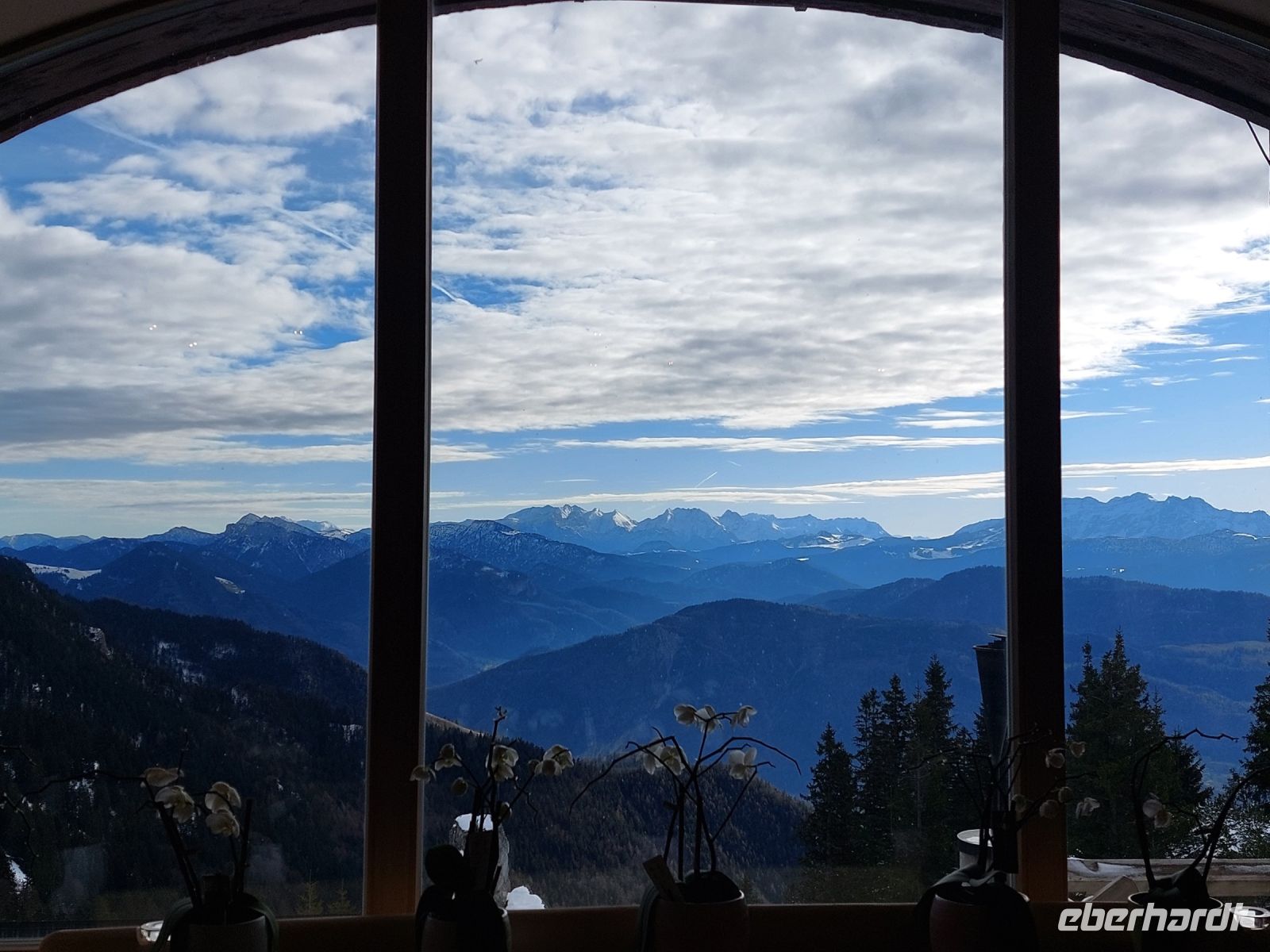 Tag 3 (10) - Kampenwand Blick aus der SonnenAlm Richtung Watzmann.jpg &ndash; &copy; Dieter Braune (Eberhardt TRAVEL)