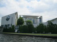 Regierungsgebäude Spreeufer &ndash; &copy; Kerstin Veit (Eberhardt TRAVEL)