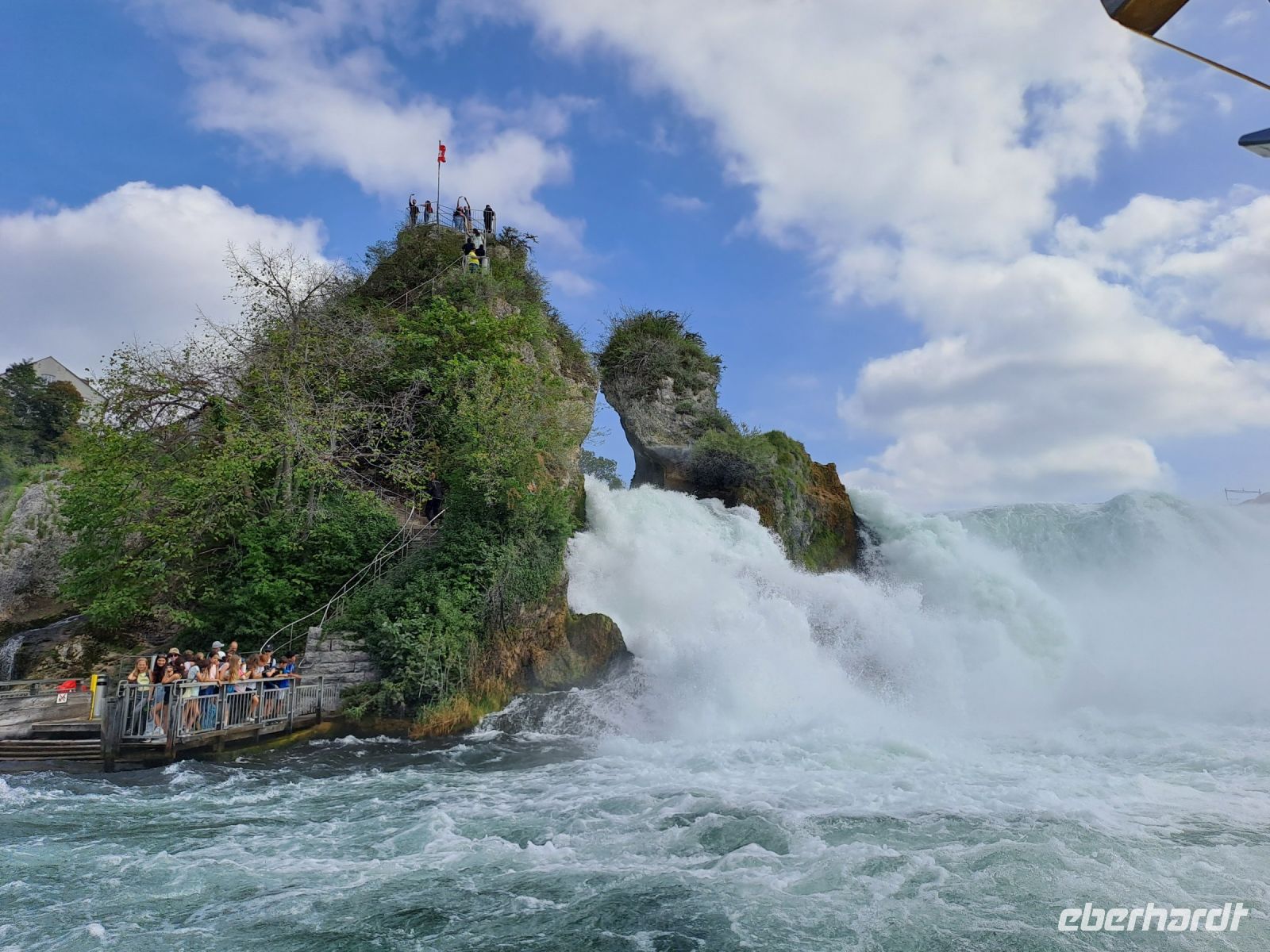 Felseninsel Rheinfall &ndash; &copy; Gisela Hohlfeld (Eberhardt TRAVEL)