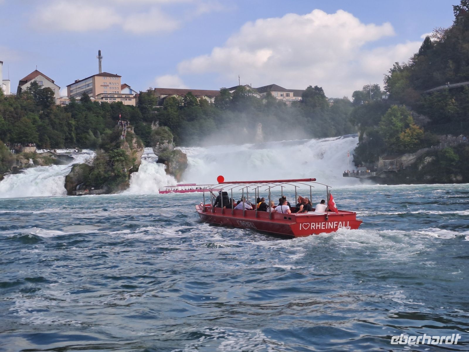Bootsfahrt Rheinfall &ndash; &copy; Gisela Hohlfeld (Eberhardt TRAVEL)