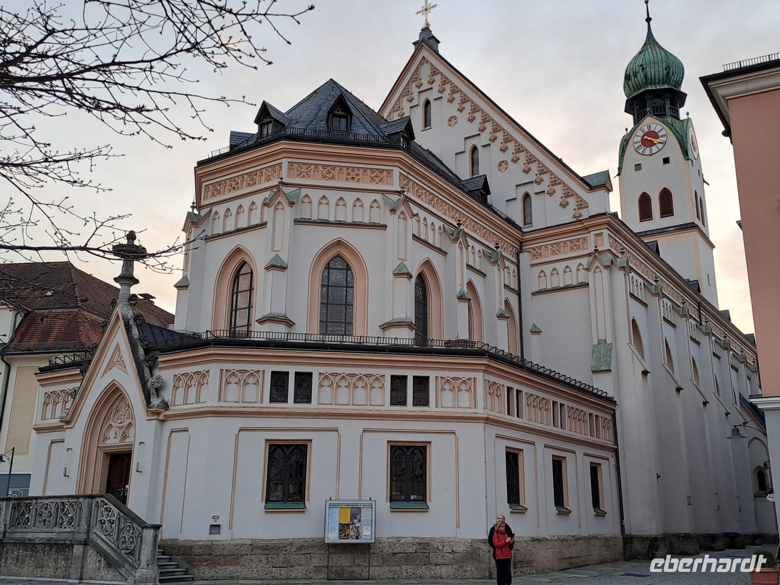 Kath.Kirche St.Nikolaus - Rosenheim &ndash; &copy; Gisela Hohlfeld (Eberhardt TRAVEL)