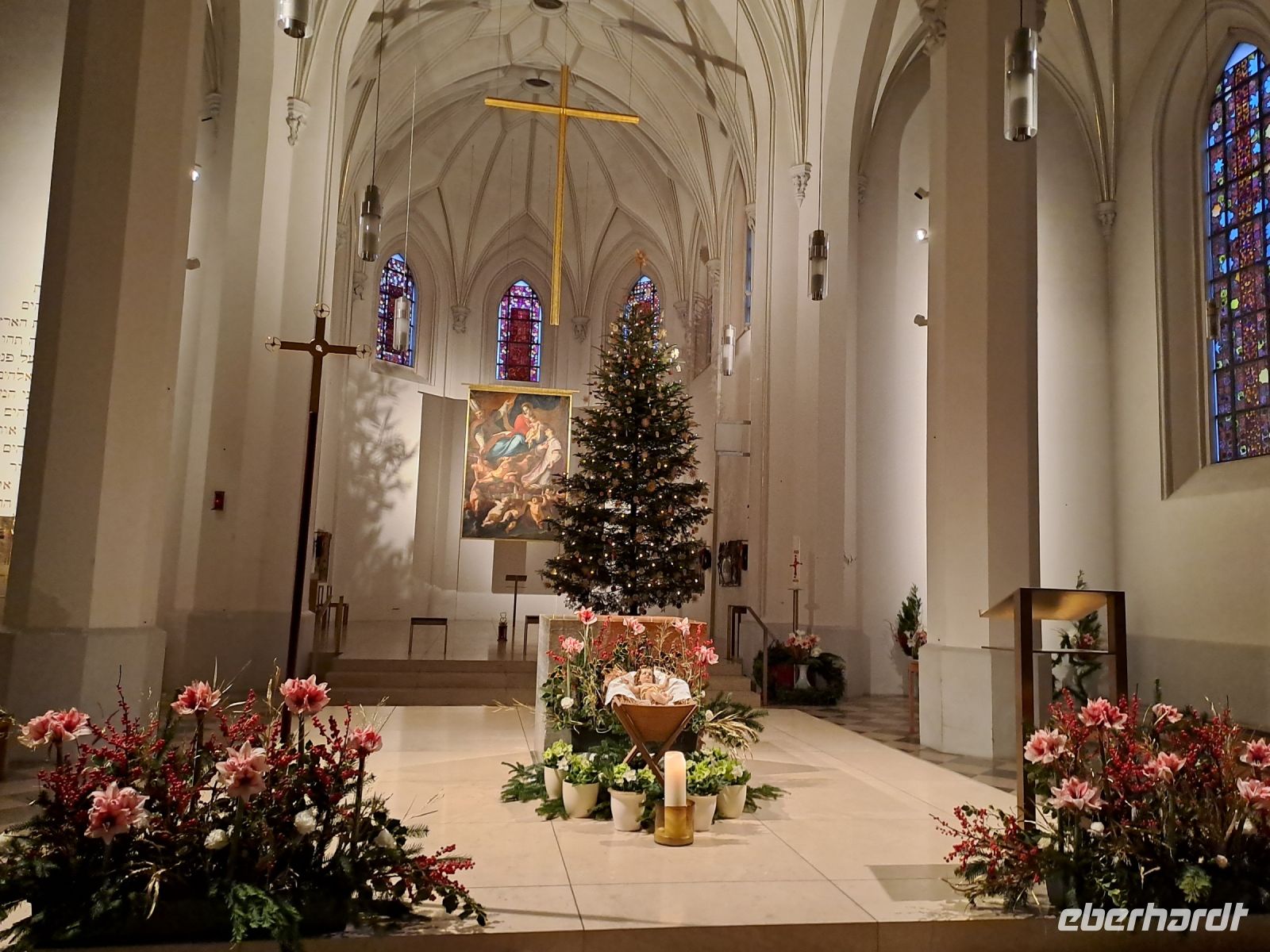 Innenraum St. Nikolaus - Rosenheim &ndash; &copy; Gisela Hohlfeld (Eberhardt TRAVEL)