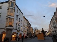 Rosenheim - Max-Josefs-Platz &ndash; &copy; Gisela Hohlfeld (Eberhardt TRAVEL)