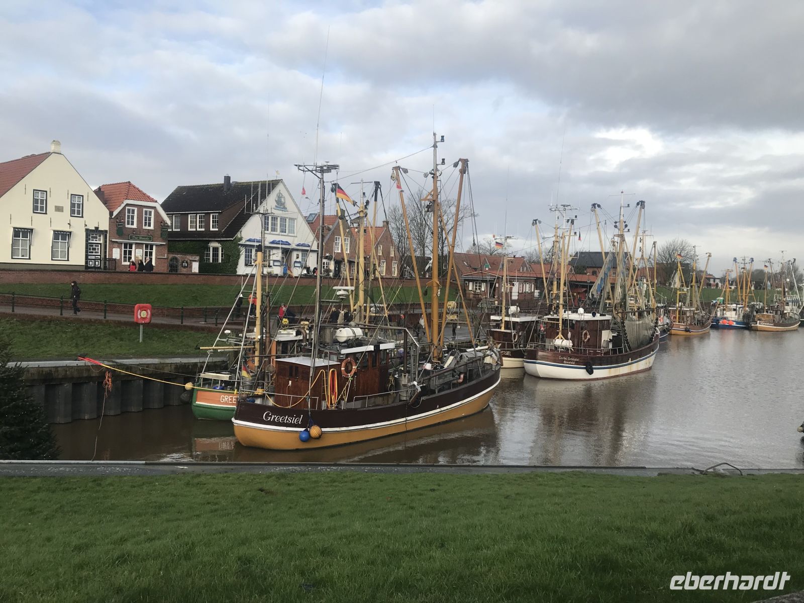 Greetsiel Hafen &ndash; &copy; Renate Schuster (Eberhardt TRAVEL)
