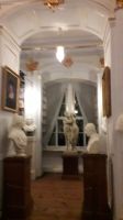  Büsten von Dichtern und Denkern im Rokokosaal der Bibliothek