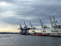 Containerhafen &ndash; &copy; Ina Lakermann (Eberhardt TRAVEL)