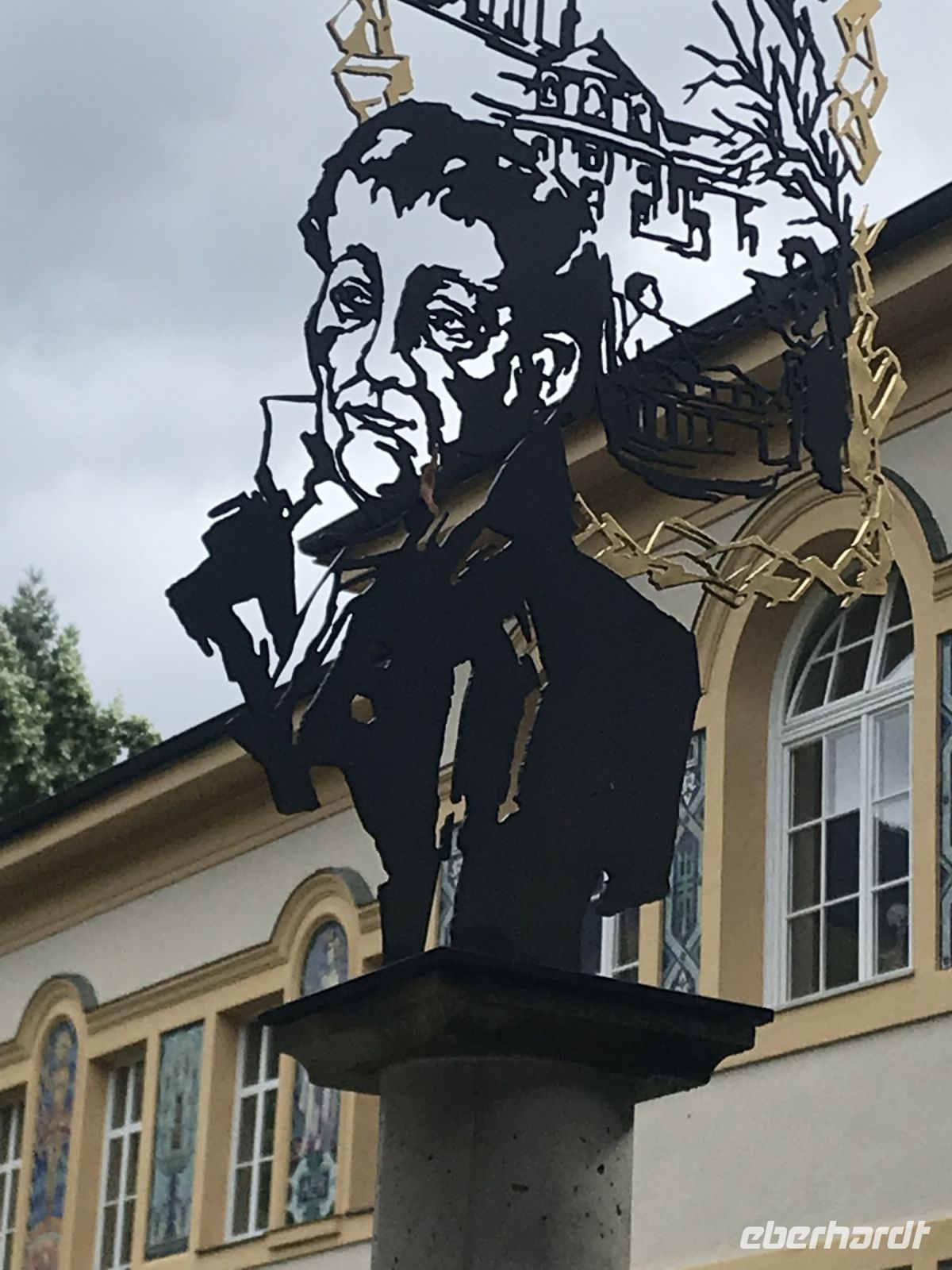 Bad Reichenhall - Königlicher Kurgarten- Dr.Johann Georg Osterhammer &ndash; &copy; Renate Schuster (Eberhardt TRAVEL)