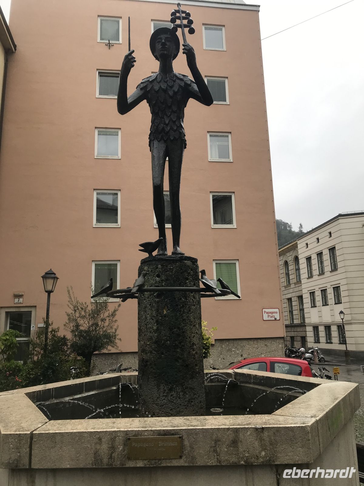 Rundreise Berchtesgadener Land - Salzburg - Papageno Brunnen/ Mozart - Zauberflöte &ndash; &copy; Renate Schuster (Eberhardt TRAVEL)