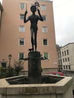 Rundreise Berchtesgadener Land - Salzburg - Papageno Brunnen/ Mozart - Zauberflöte &ndash; &copy; Renate Schuster (Eberhardt TRAVEL)