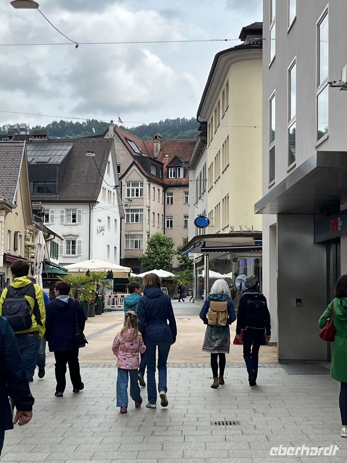 Bodenseerundreise 8.06.25 Bregenz - Stadtführung - entlang der Hypo- Passage &ndash; &copy; Renate Schuster (Eberhardt TRAVEL)
