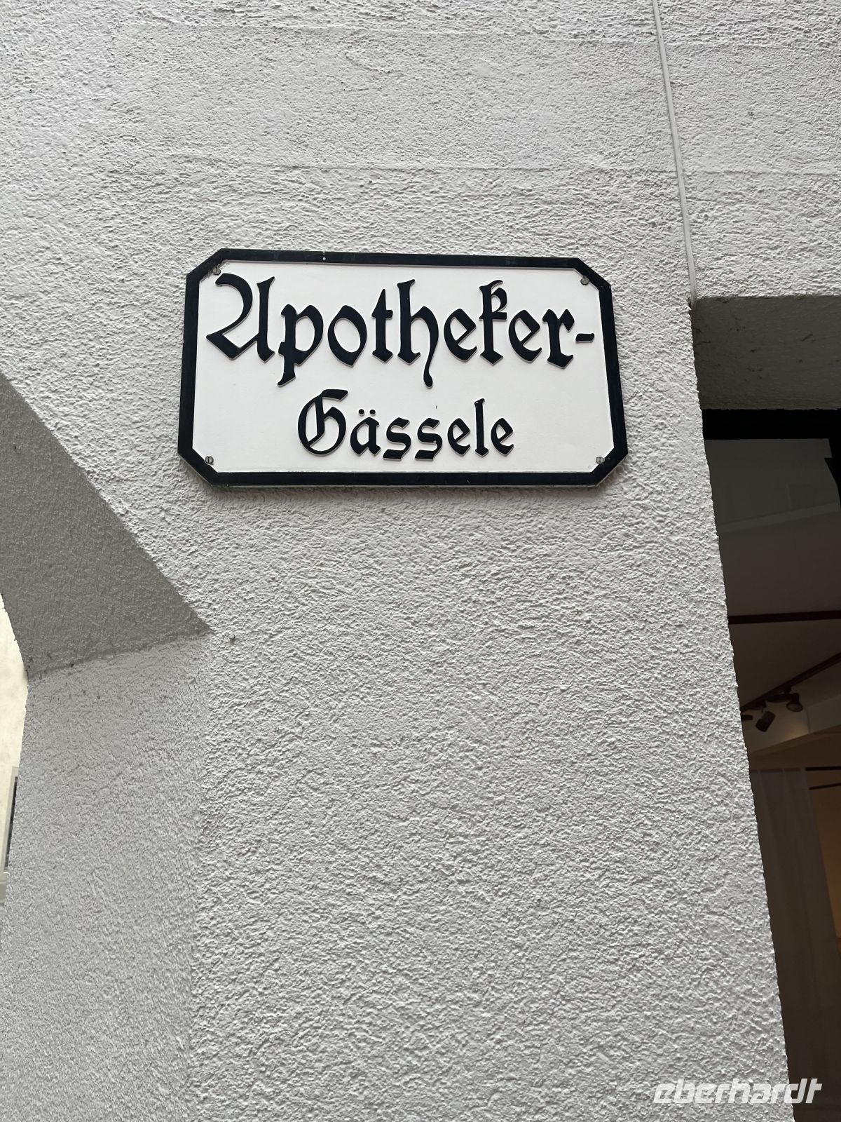 Bodenseerundreise 8.06.25 Bregenz - Stadtführung - alte Straßenschilder &ndash; &copy; Renate Schuster (Eberhardt TRAVEL)