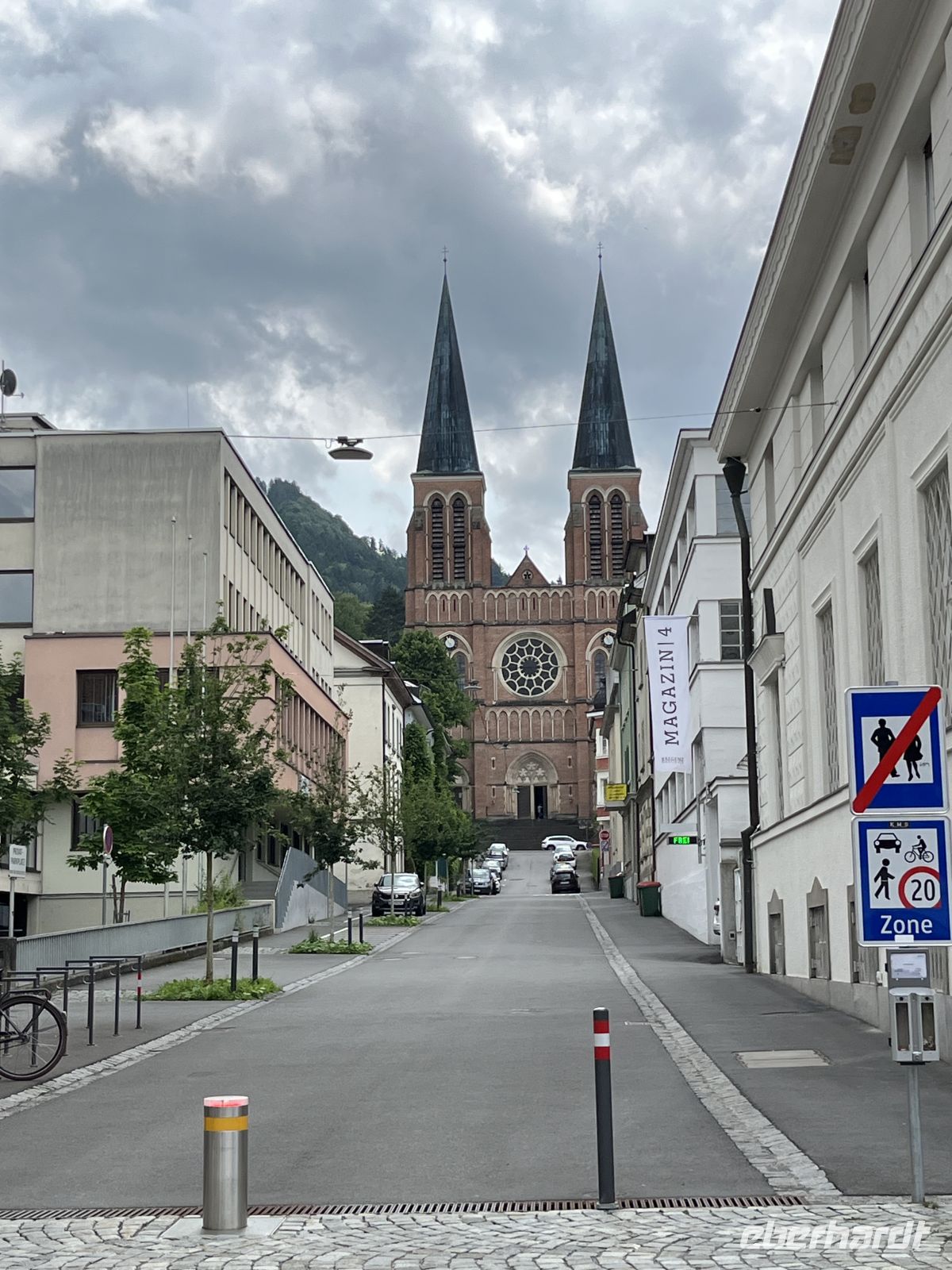 Bodenseerundreise 8.06.25  Bregenz - Stadtführung- Herz-Jesu- Pfarrkirche &ndash; &copy; Renate Schuster (Eberhardt TRAVEL)