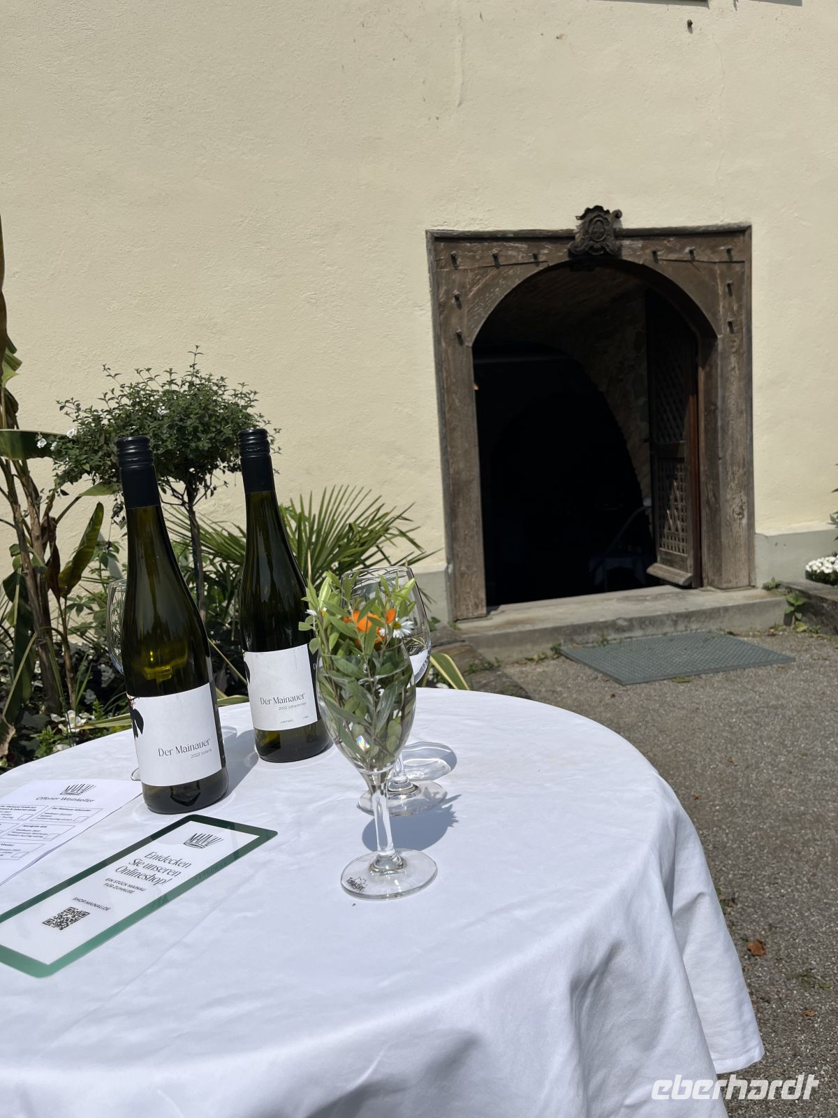 Bodenseerundreise 9.06.25 Insel Mainau - Eingang zum Weinkeller &ndash; &copy; Renate Schuster (Eberhardt TRAVEL)