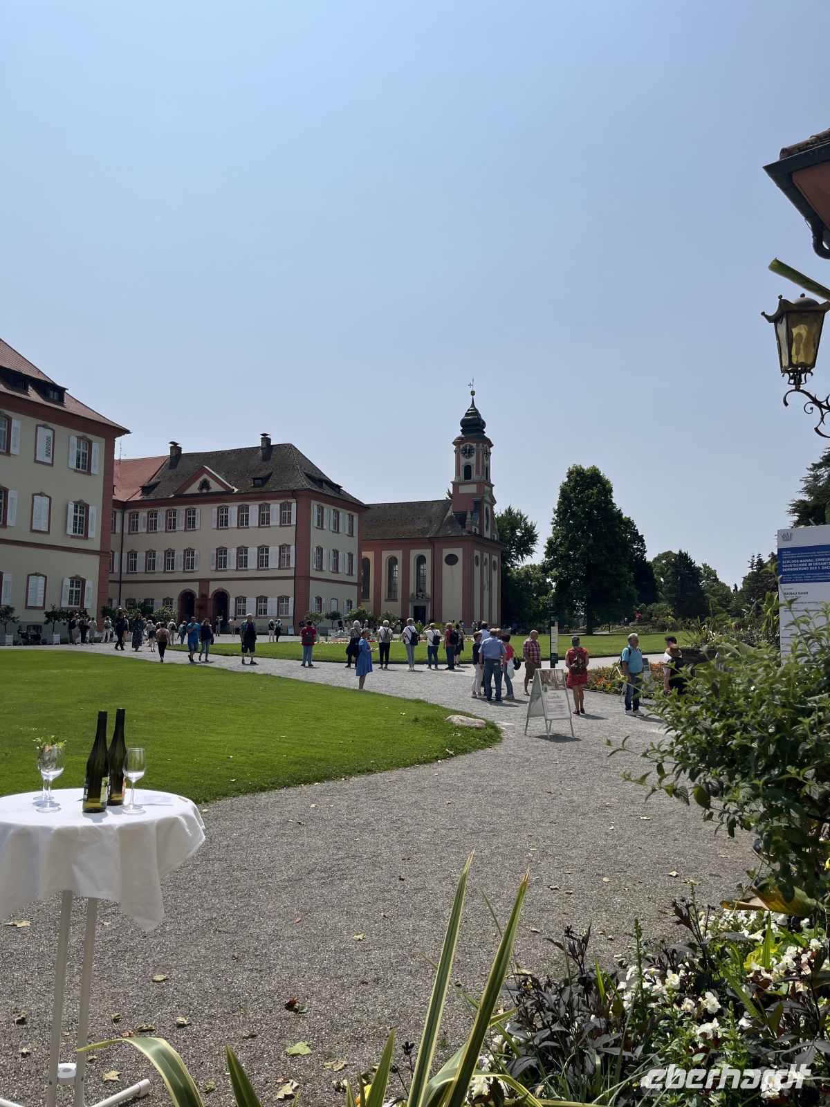Bodenseerundreise 9.06.25 Insel Mainau - Schloß &ndash; &copy; Renate Schuster (Eberhardt TRAVEL)