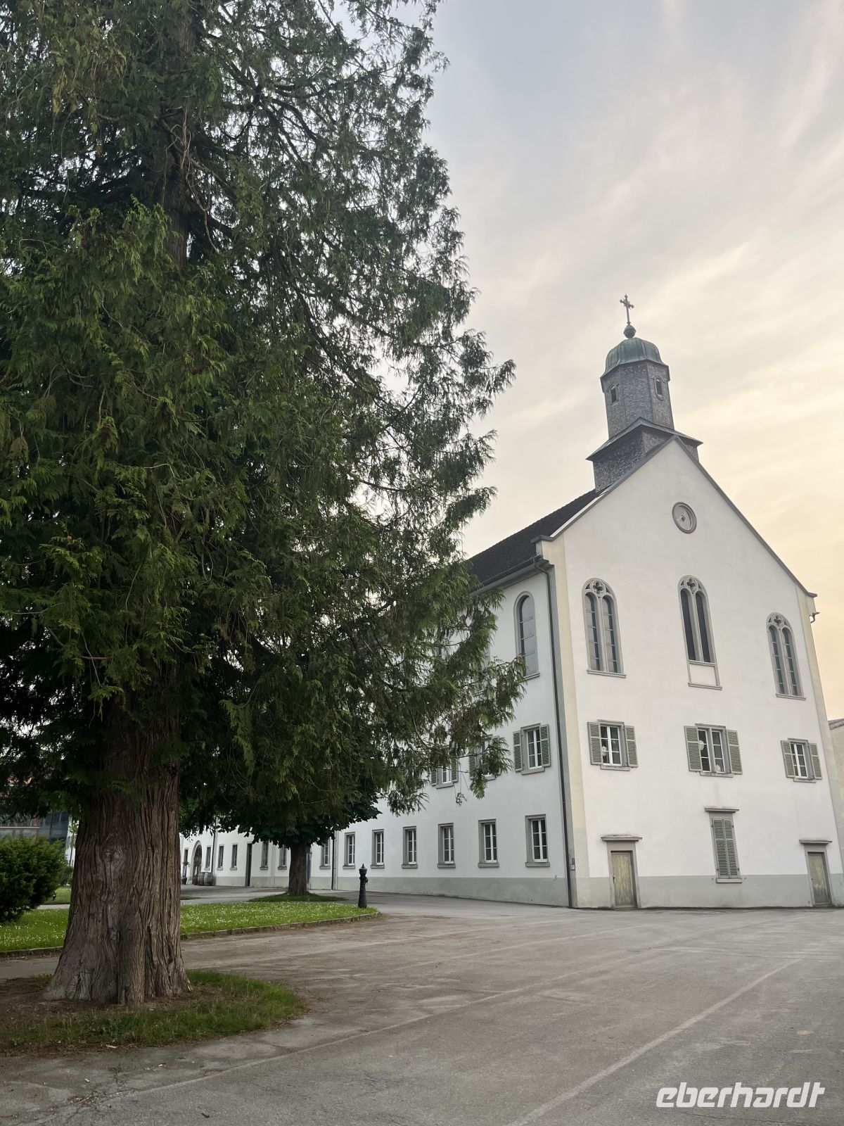 Bodenseerundreise 10.06.25   Abendrunde in Bregenz - Abtei- Zisterzienserkloster &ndash; &copy; Renate Schuster (Eberhardt TRAVEL)