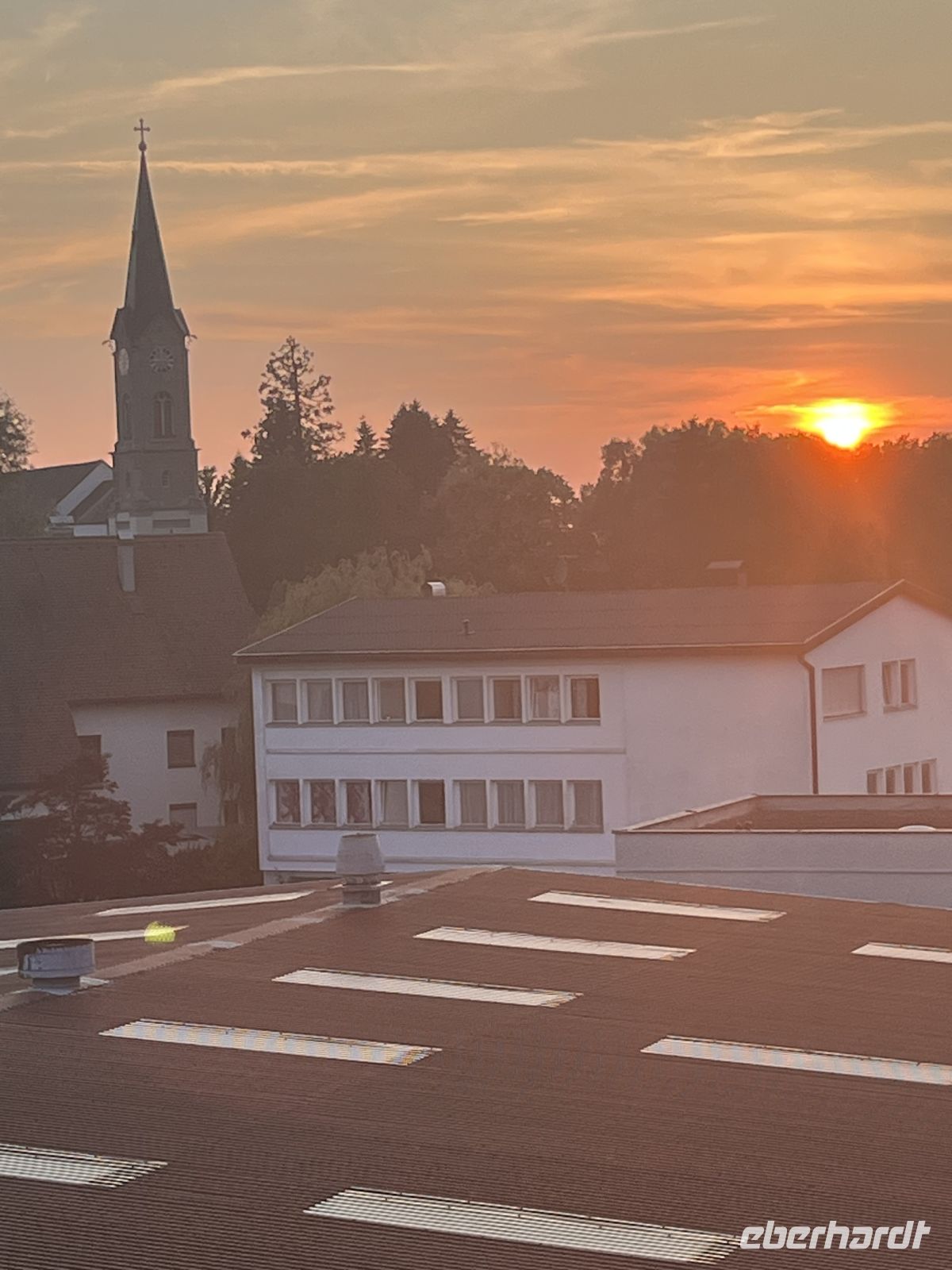 Bodenseerundreise 11.06.25  Sonnenuntergang 21:00 in Bregenz &ndash; &copy; Renate Schuster (Eberhardt TRAVEL)