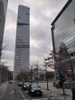 Blick auf das Hochhaus 