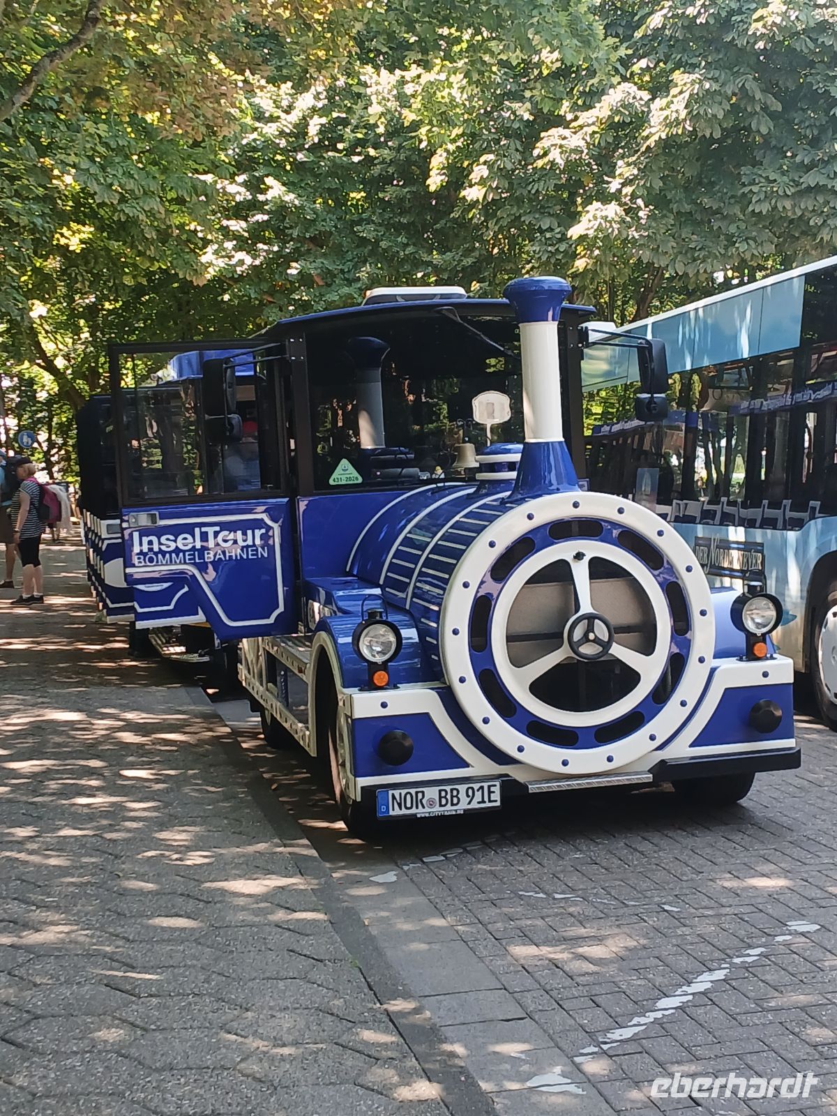 Inselrundfahrt auf Norderney mit der Bömmelbahn &ndash; &copy; Gabriele Stoffele (Eberhardt TRAVEL)