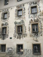 Bercghtesg.berühmtes Affengemälde Hinterseite Hirschenhaus.jpg &ndash; &copy; Brigitte Mühle (Eberhardt TRAVEL)