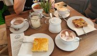 Windmühle von Ahrenshoop - verdiente Kaffeepause &ndash; &copy; Petra Hady (Eberhardt TRAVEL)