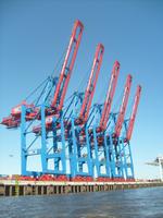 Containerbrücken &ndash; &copy; Elke Reuter (Eberhardt TRAVEL)