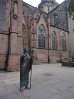 Bischof vorm Wormser Dom &ndash; &copy; Ivonne Lischke (Eberhardt TRAVEL)