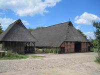 Reetgedeckte Marschhäuser